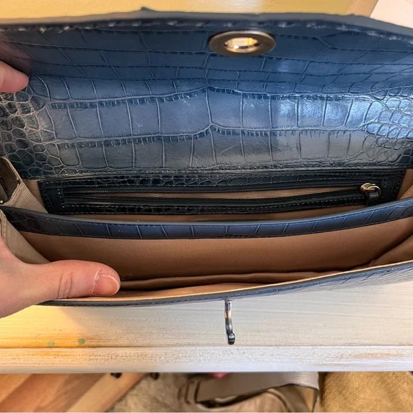 Ann Taylor Elegant Blue Crocodile-Embossed Leather Purse NWOT - Picture 7 of 11